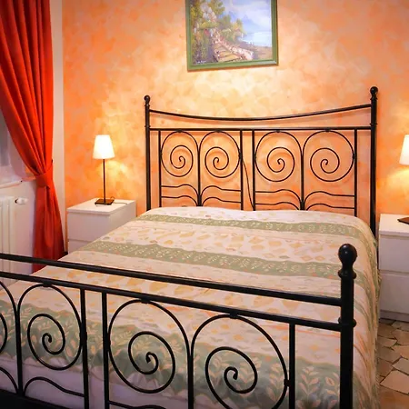 Detached In Di Bedero Brezzo