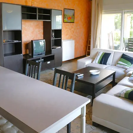 Detached In Di Bedero Brezzo